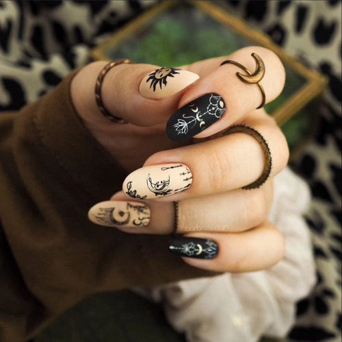 CJS-226 A mystic mazing - Ongles Elaine Lemay