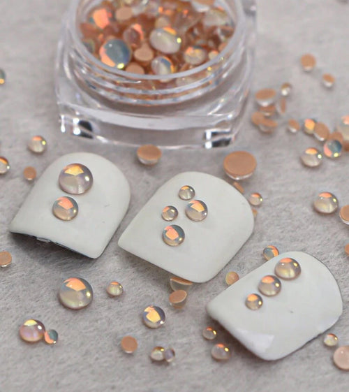 Pierre de lune - Ongles Elaine Lemay