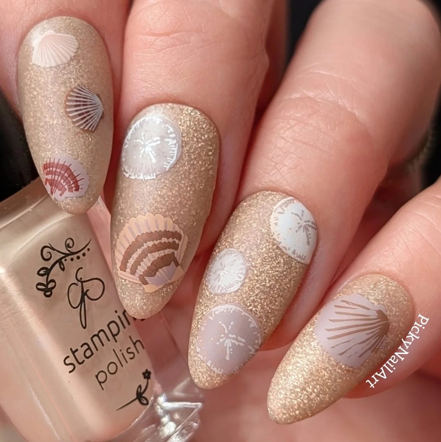 CJS-378 Text me if you get lost - Ongles Elaine Lemay