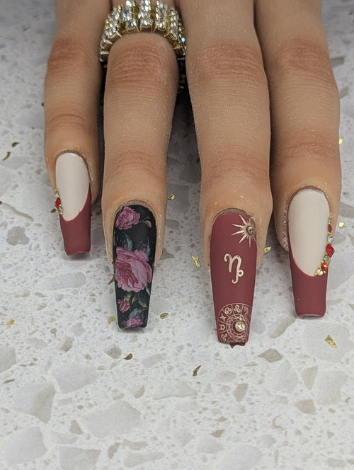 CJS-Z-01 What’s your sign? - Ongles Elaine Lemay
