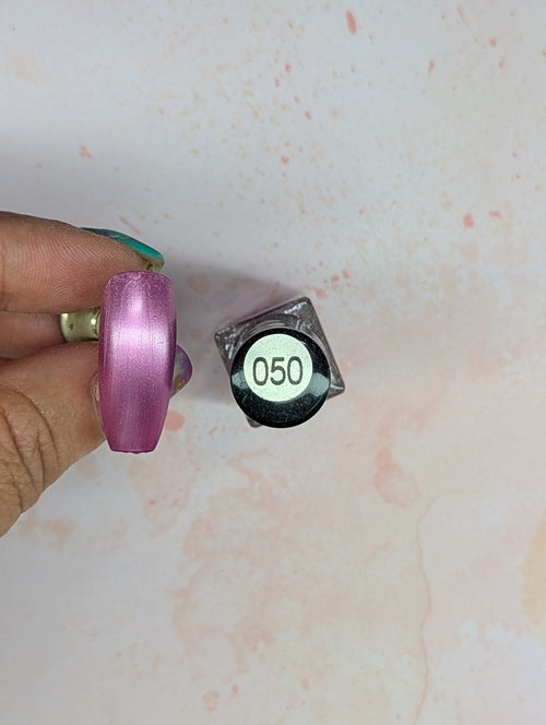 #050 Pretty Me Pink vernis à stamping - Ongles Elaine Lemay