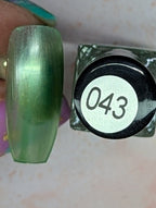 #043 Green means GO! vernis Ă stamping - Ongles Elaine Lemay