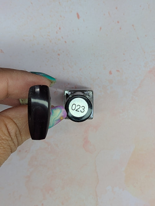 #023 Pure Cocoa vernis Ă stamping - Ongles Elaine Lemay