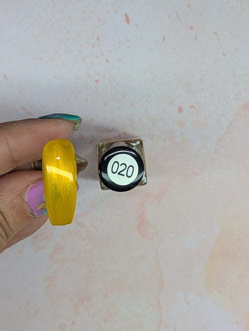 #020 Copper Hint vernis à stamping - Ongles Elaine Lemay