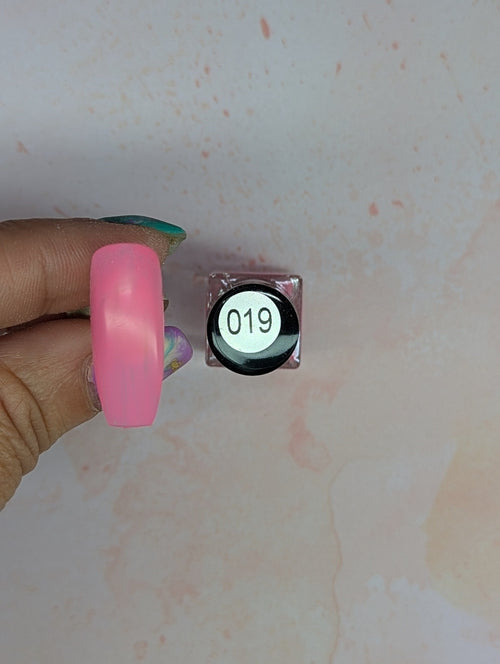 #019 Miss Maggie Mae vernis Ă  stamping - Ongles Elaine Lemay
