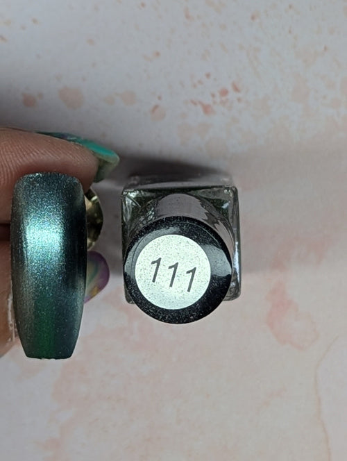 #111 Frosty Kisses vernis à stamping - Ongles Elaine Lemay