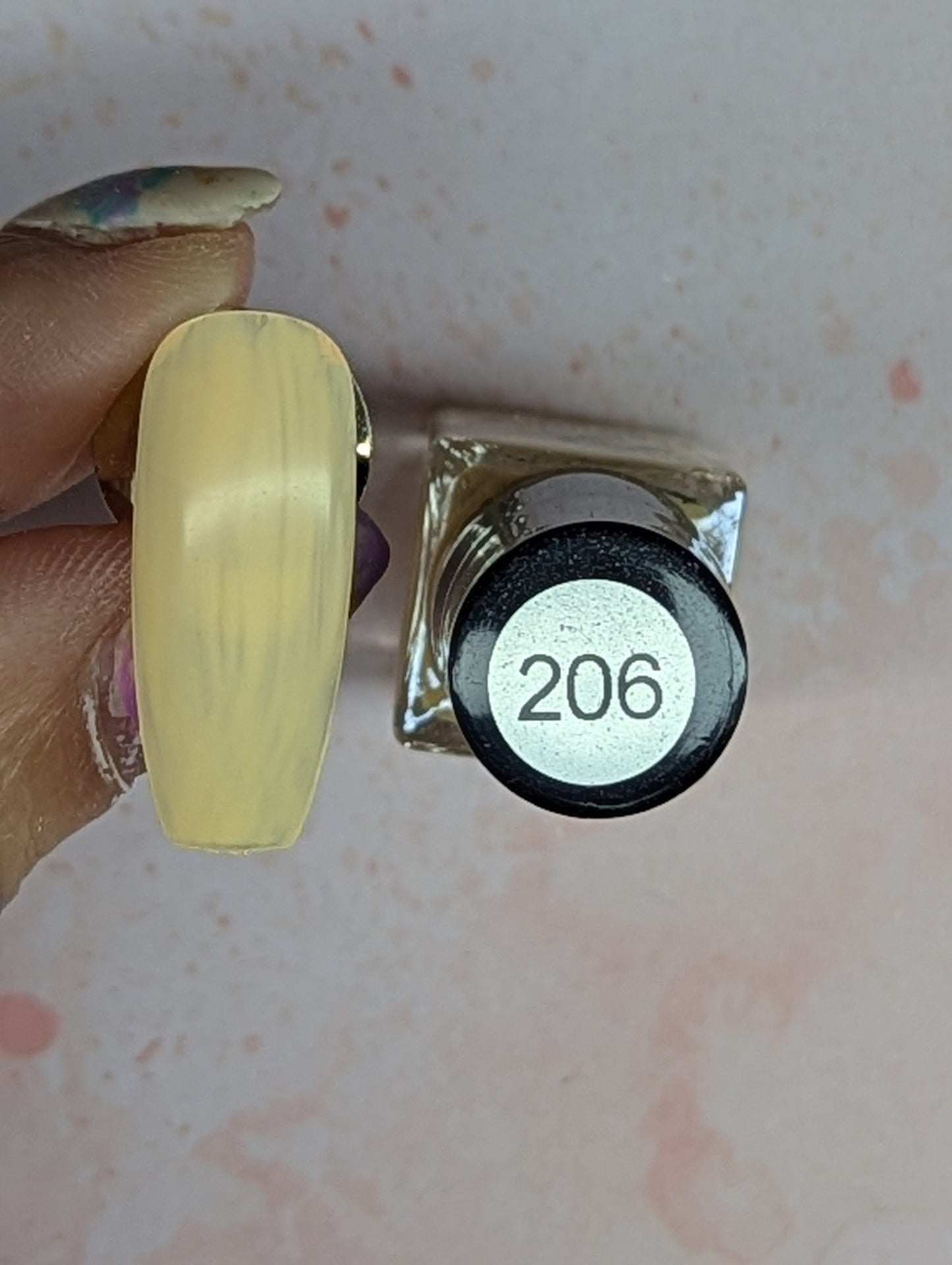#206 Buttercream vernis à stamping - Ongles Elaine Lemay