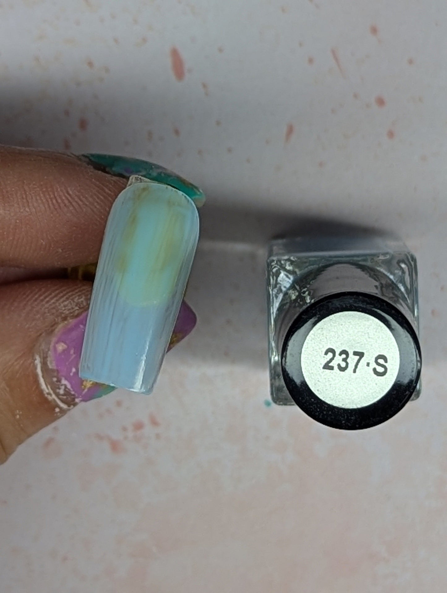 #237-S CJ’s PJ’s (sheer) vernis à stamping - Ongles Elaine Lemay