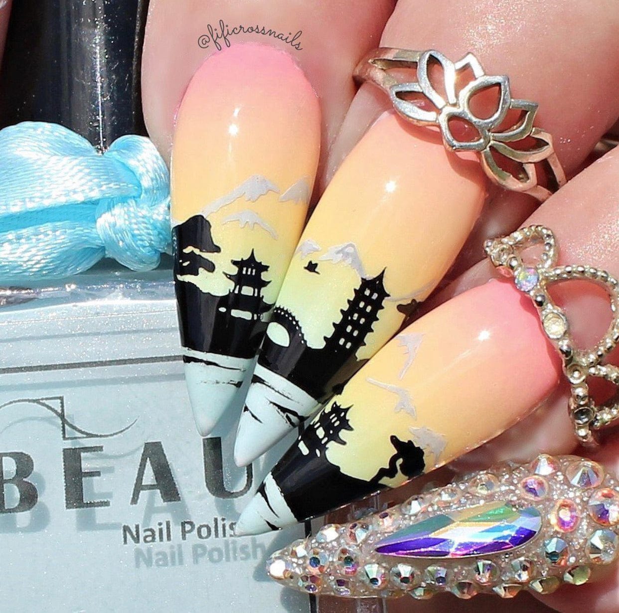 CJS-LC-68 Geisha - Ongles Elaine Lemay