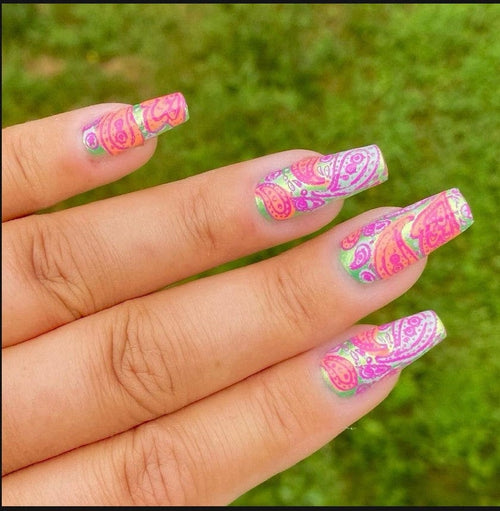 CJS-99 Paisley Princess - Ongles Elaine Lemay