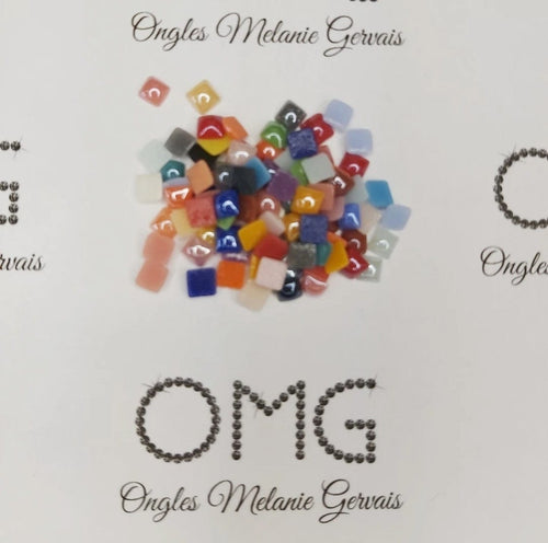 Bijoux nail art perles Carré - Ongles Elaine Lemay