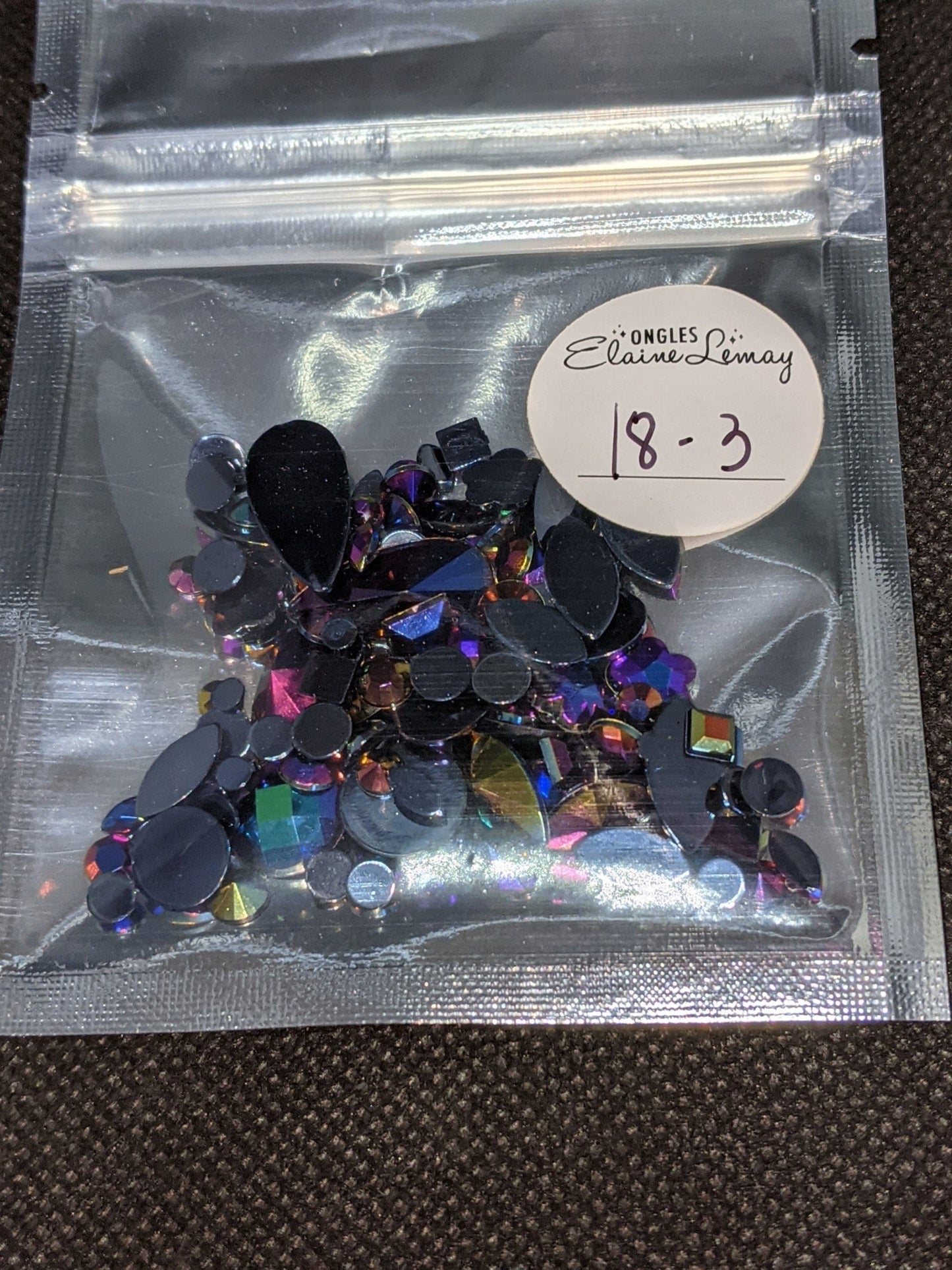 Bijoux mix en sachet 18 couleurs différentes