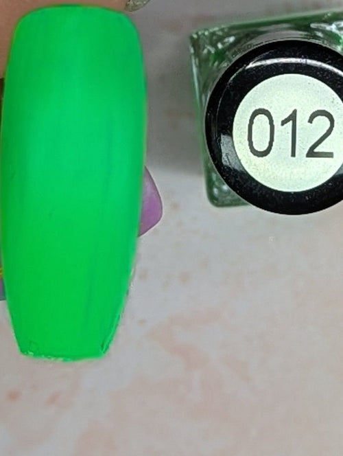 012 Glee Tree Green vernis à stamping - Ongles Elaine Lemay