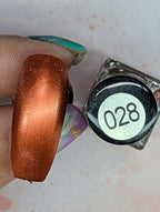 028 Pretty Penny vernis à stamping - Ongles Elaine Lemay