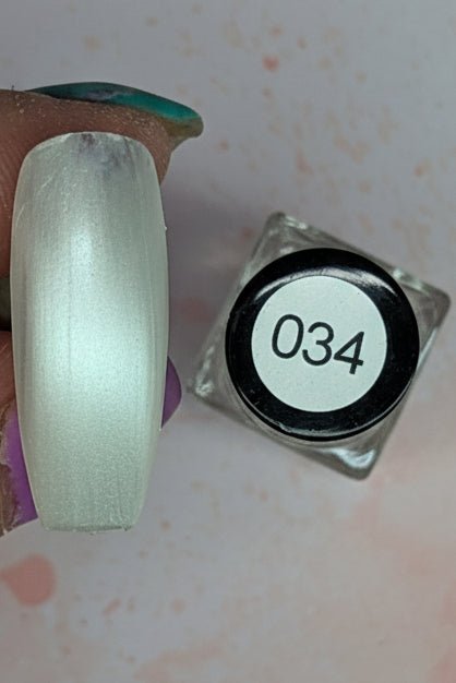 034 Angelic White vernis à stamping - Ongles Elaine Lemay