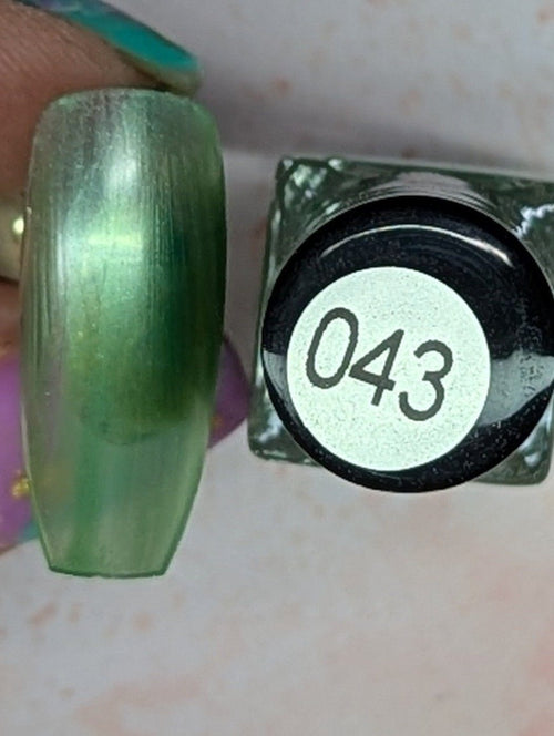 043 Green means GO! vernis à stamping - Ongles Elaine Lemay