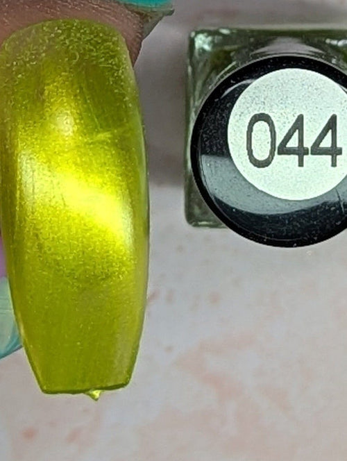 044 Sassy Monster vernis à stamping - Ongles Elaine Lemay