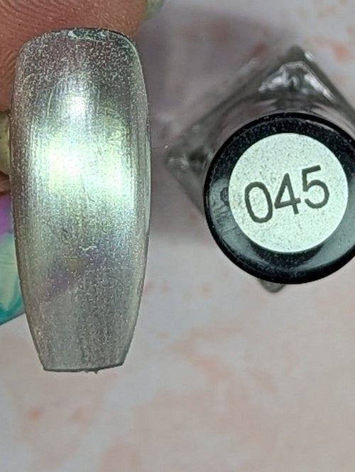 045 Molten Alloy vernis à stamping - Ongles Elaine Lemay