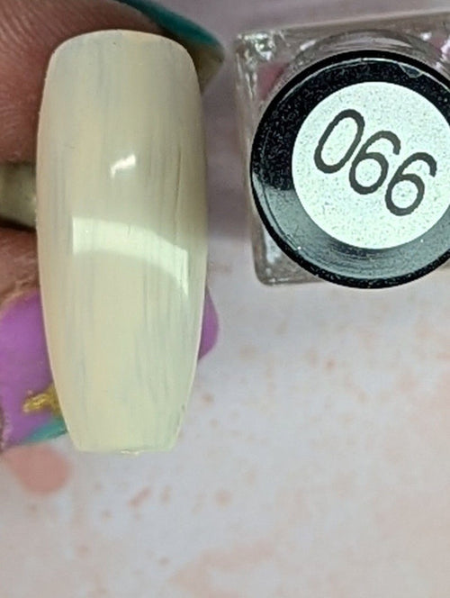 066 Petal Princess vernis à stamping - Ongles Elaine Lemay