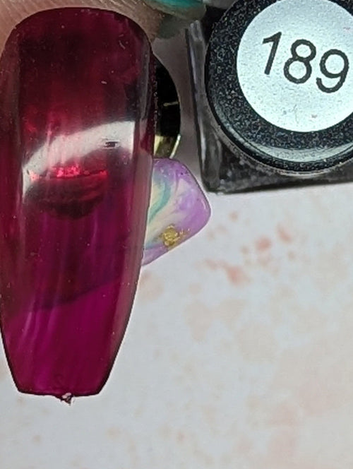 189 Moulin Rouge vernis à stamping - Ongles Elaine Lemay