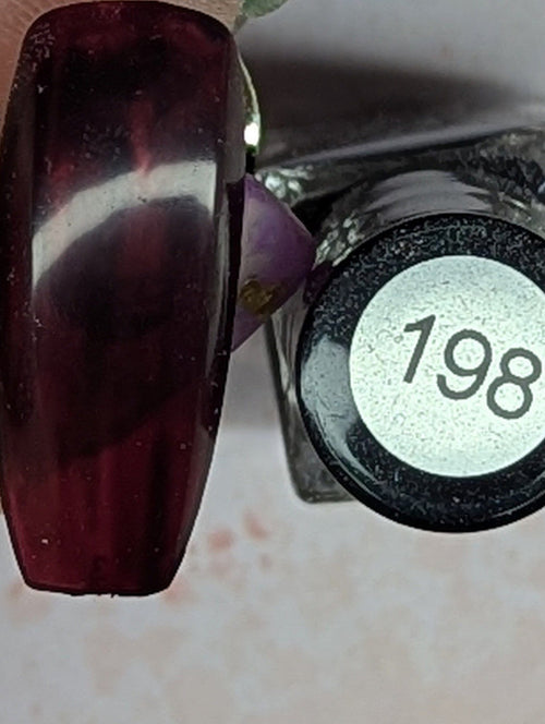 198 Merlot vernis à stamping - Ongles Elaine Lemay