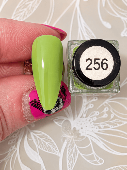 256 Cucumber crush vernis à stamping - Ongles Elaine Lemay