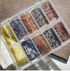 Foil arabesque colorée