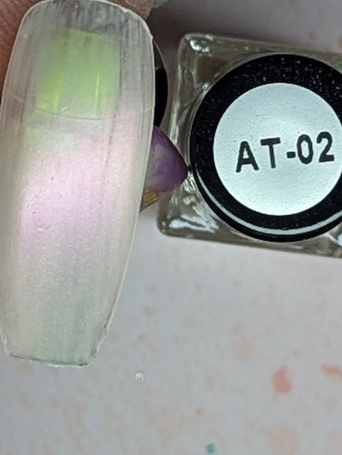 AT-02 Angelic Tint vernis à stamping - Ongles Elaine Lemay