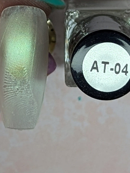 AT-04 Angelic Tint vernis à stamping - Ongles Elaine Lemay