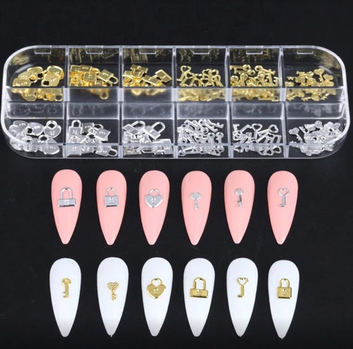 Bijoux en forme de clés et cadenas - Ongles Elaine Lemay