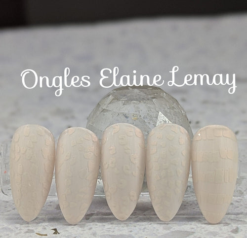CJS-105 Whispers 1 - Ongles Elaine Lemay
