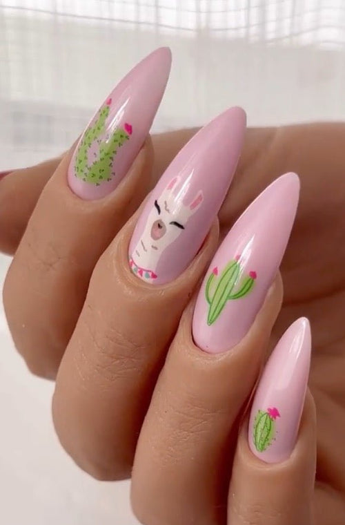 CJS-98 Love at First Llama - Ongles Elaine Lemay