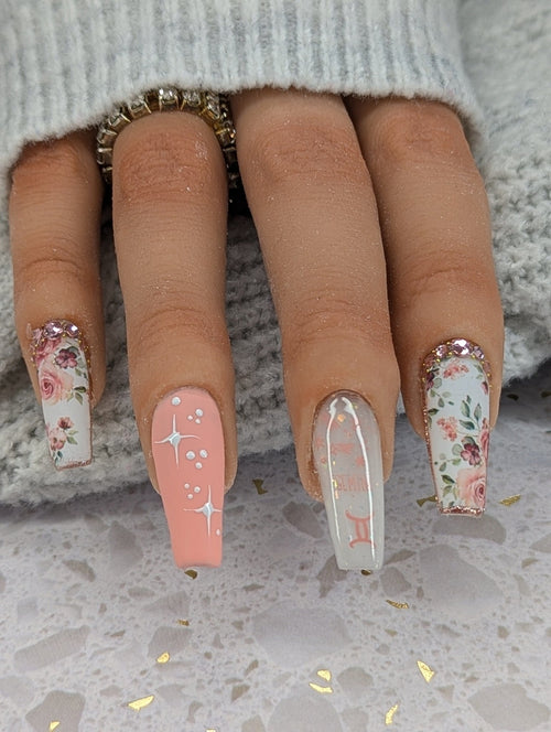 CJS-Z-01 What’s your sign? - Ongles Elaine Lemay