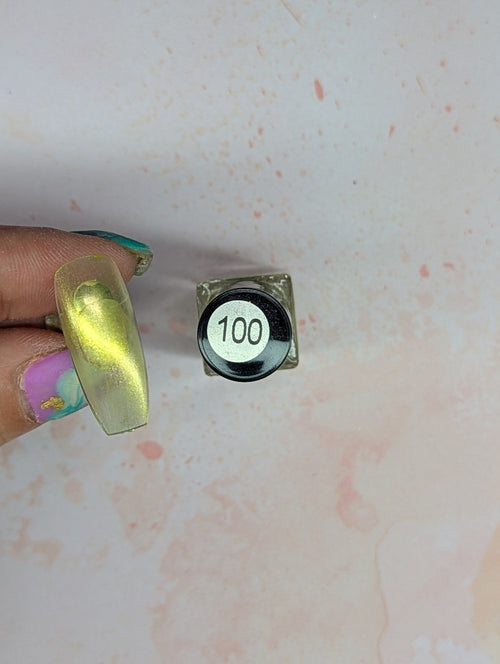 #100 Sour Puss vernis à stamping - Ongles Elaine Lemay 