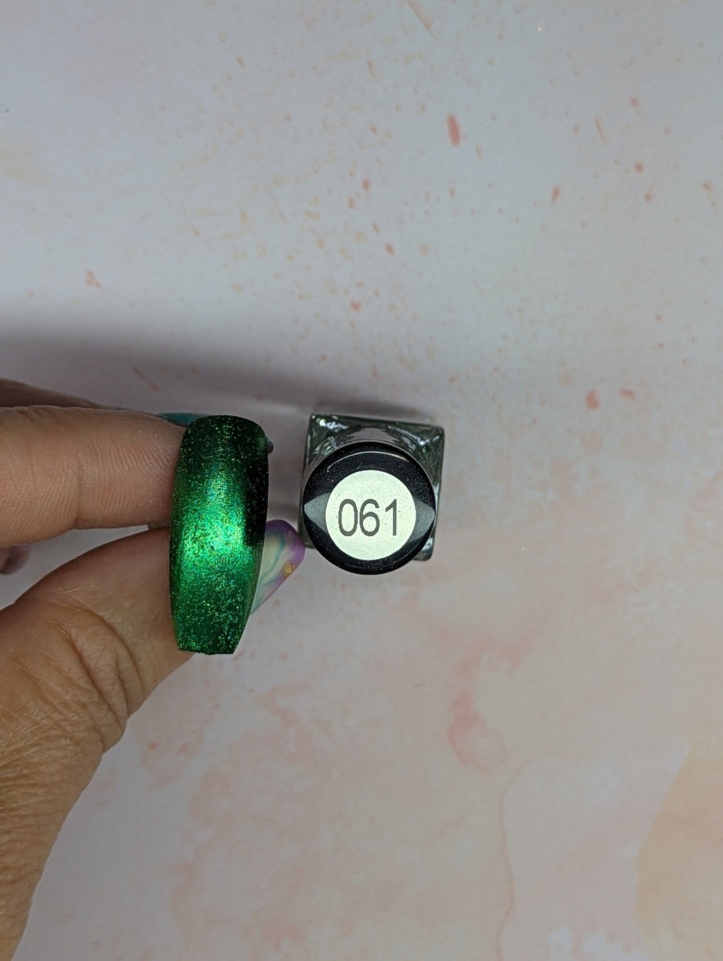 #061 Glitzy Evergreen vernis à stamping