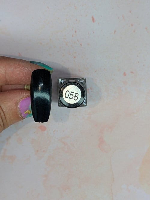 #058 Abyss vernis à stamping - Ongles Elaine Lemay 