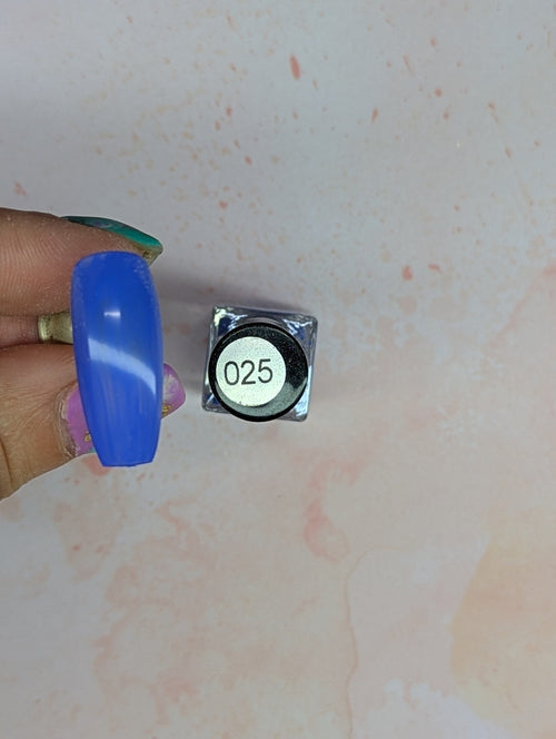 #025 Perry Wink-le vernis à stamping - Ongles Elaine Lemay 