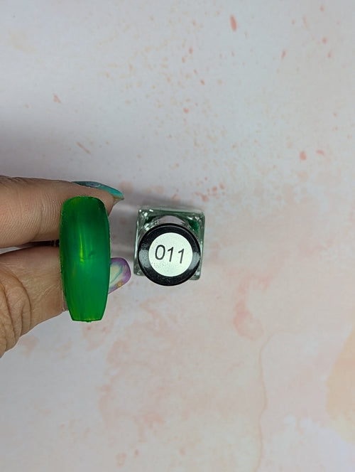 #011 Dolla Dolla Bill vernis à stamping - Ongles Elaine Lemay 