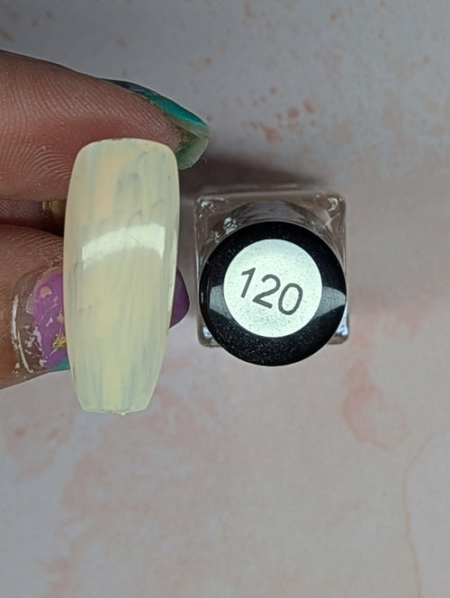 #120 Milkshake vernis à stamping - Ongles Elaine Lemay 