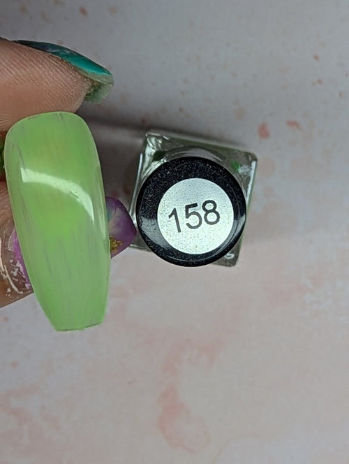 #158 Matcha vernis à stamping - Ongles Elaine Lemay 