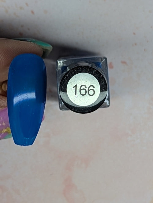 #166 Strut your stuff vernis à stamping - Ongles Elaine Lemay 