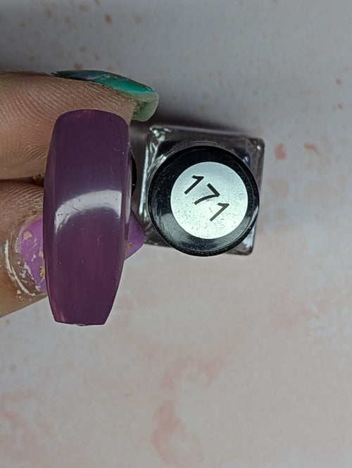 #171 Muted Plum vernis à stamping - Ongles Elaine Lemay 