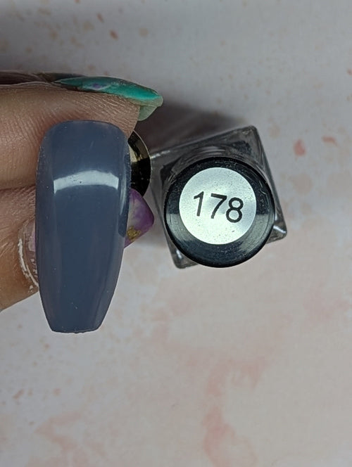 #178 Gunmetal vernis à stamping - Ongles Elaine Lemay 