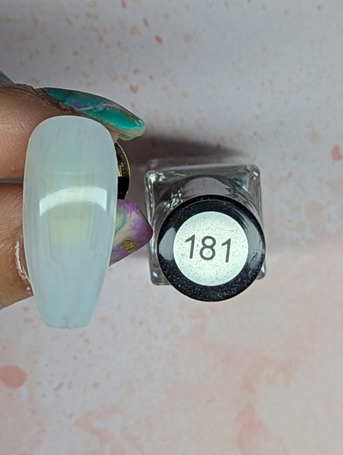 #181 Cloud vernis à stamping - Ongles Elaine Lemay 