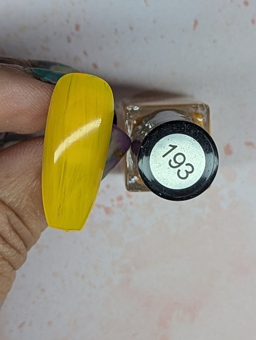#193 Butternut squash vernis à stamping - Ongles Elaine Lemay 