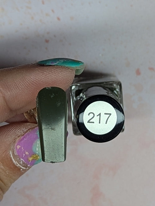 #217 Army Green vernis à stamping - Ongles Elaine Lemay 