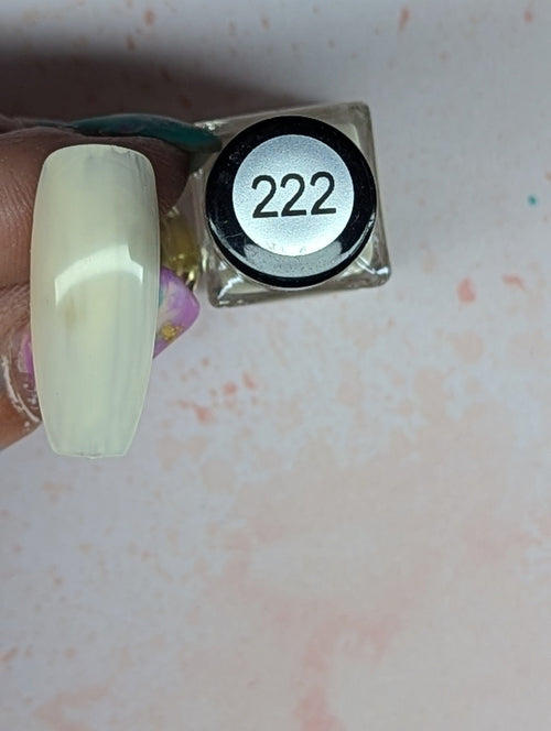 #222 Coconut vernis à stamping - Ongles Elaine Lemay 