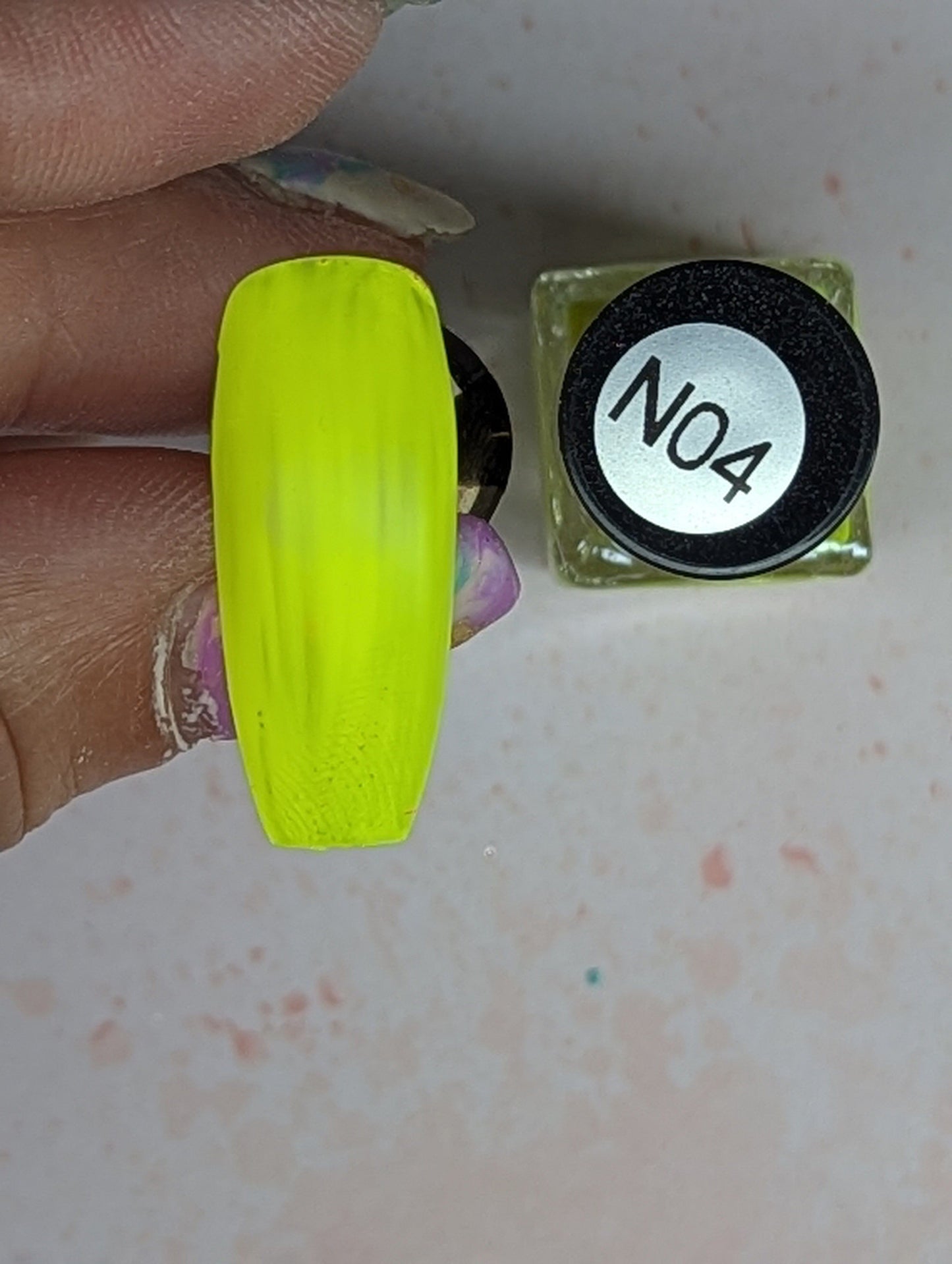 #N04 PacMan neon  vernis à stamping