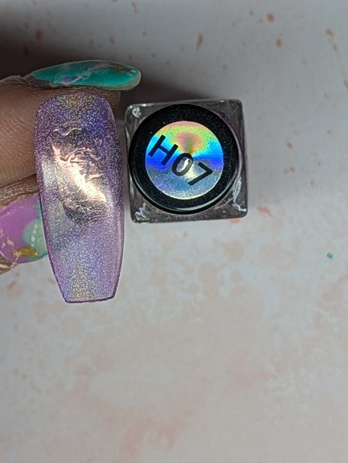 Holo #07 Grape Escape vernis à stamping - Ongles Elaine Lemay 