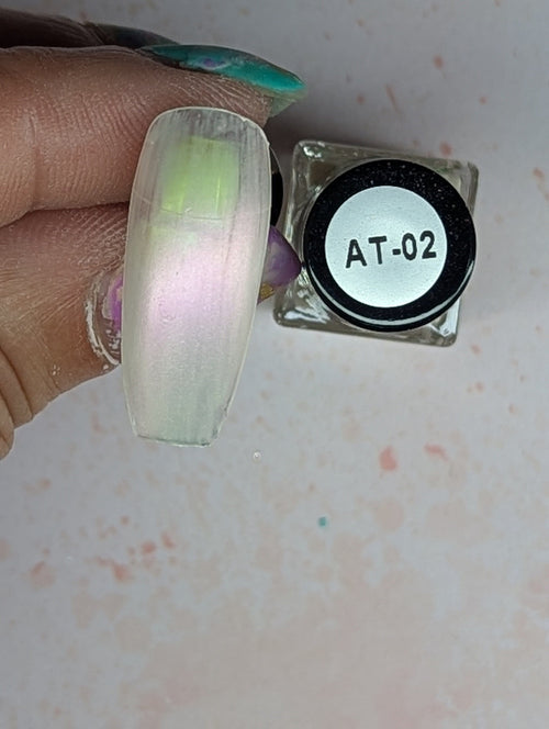 #AT-02 Angelic Tint vernis à stamping - Ongles Elaine Lemay 